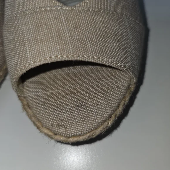 Coach Women's Tan Peep-Toe Flats, Size 6.5 - Picture 8 of 11